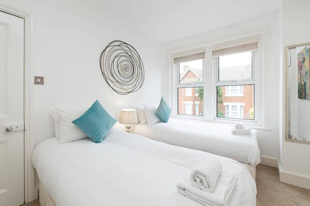 Aderta Stylish House Villa Poole Esterno foto